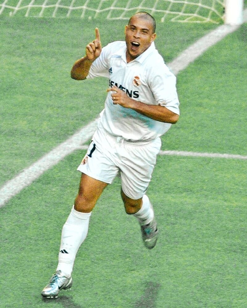 RONALDO 2002-03 (Real M) - Image 3